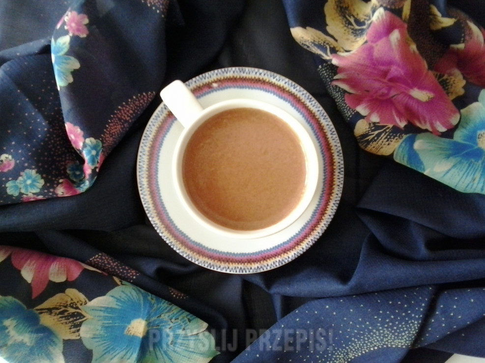 Wiśniowa kawa cappuccino