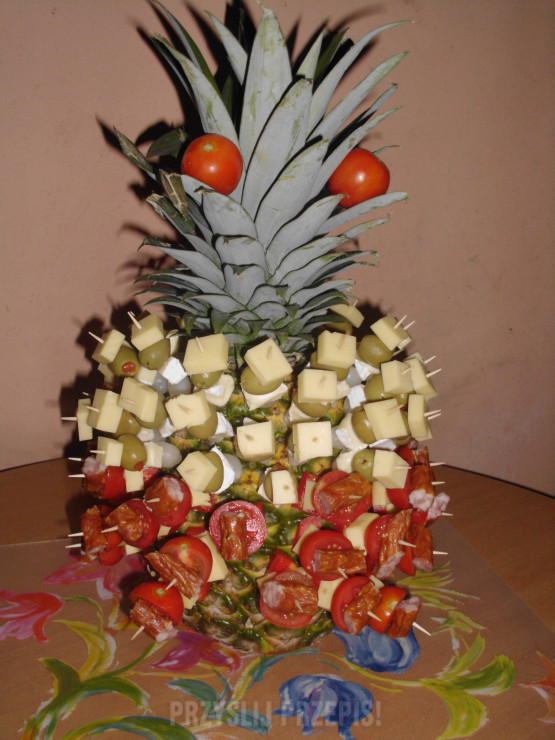 Imprezowe koreczki w ananasie.