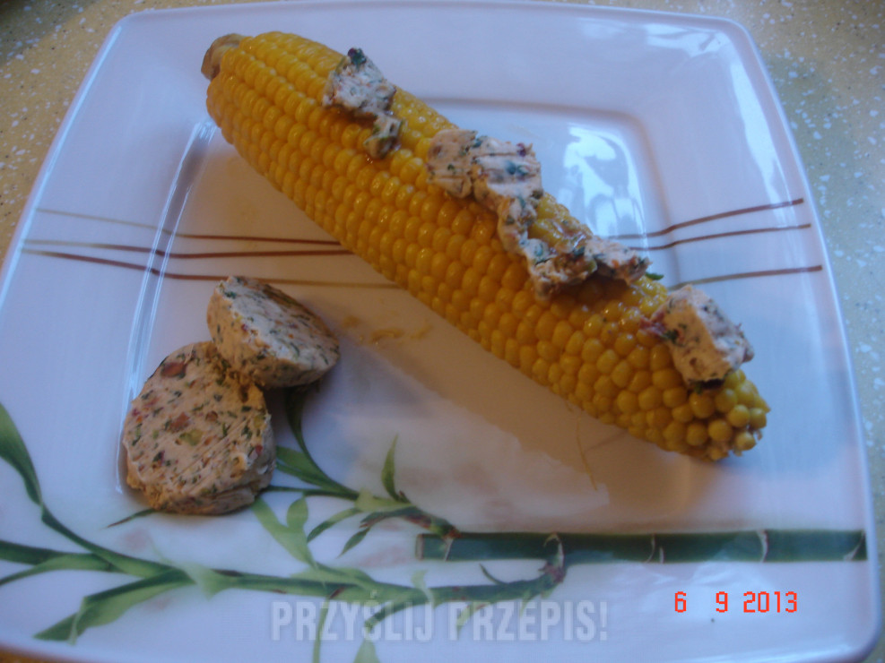 Kukurydza z ziołowym masłem