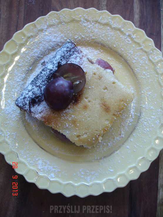Winogronowy sernik z masłem orzechowym