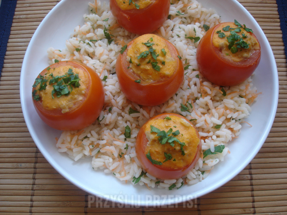  Faszerowane pomidory na ryżu 