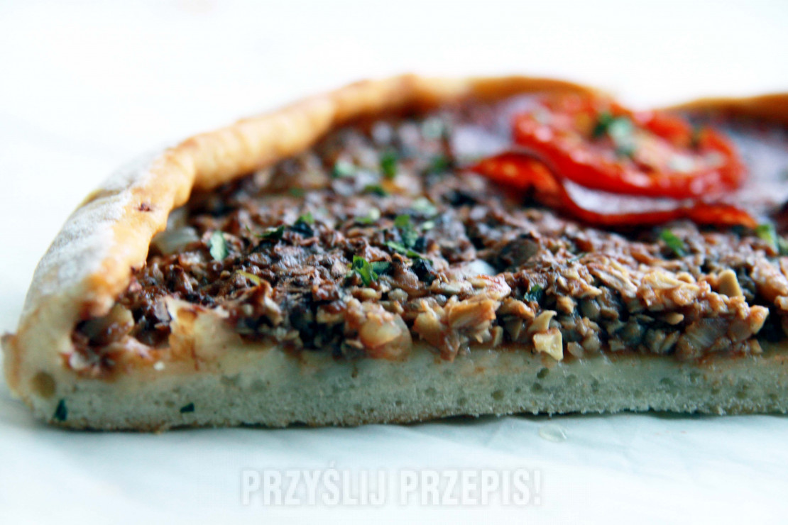 łatwo ugryżć turecką pizzę