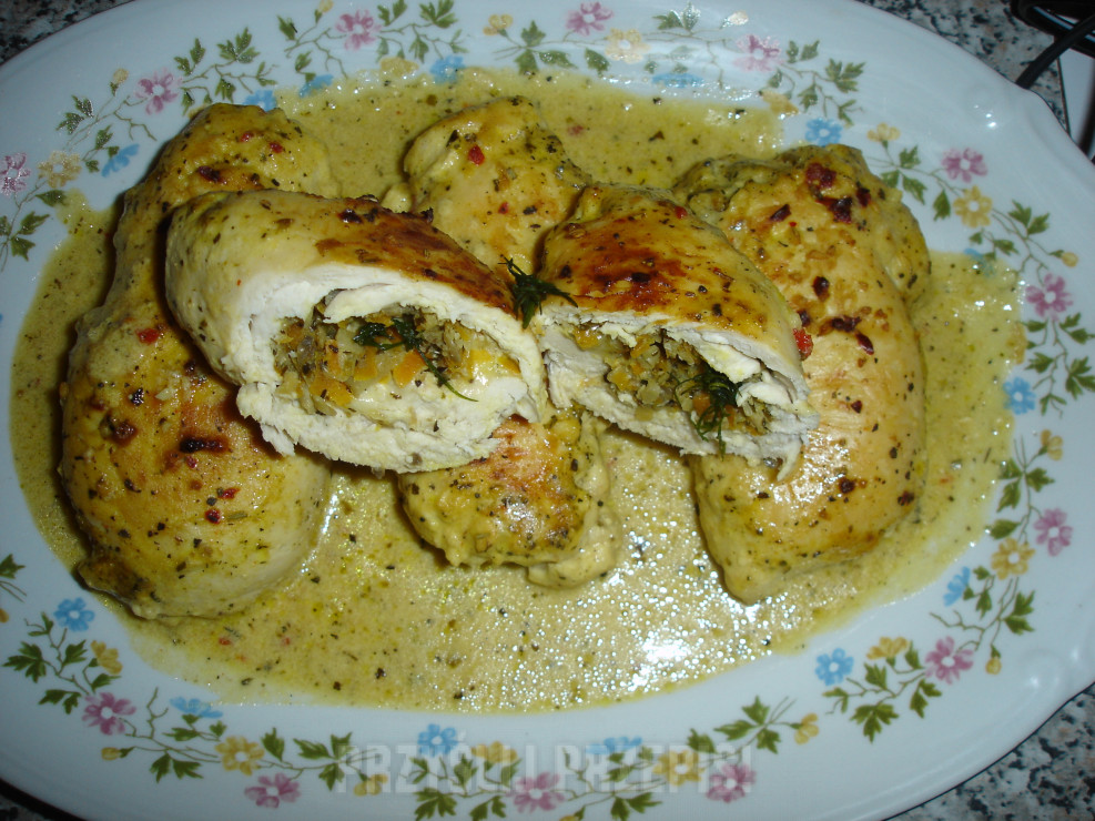 Rolady z piersi kurczaka w sosie prowansalskim