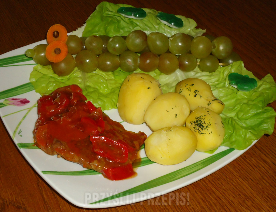 karkówka z warzywami w piwnym sosie