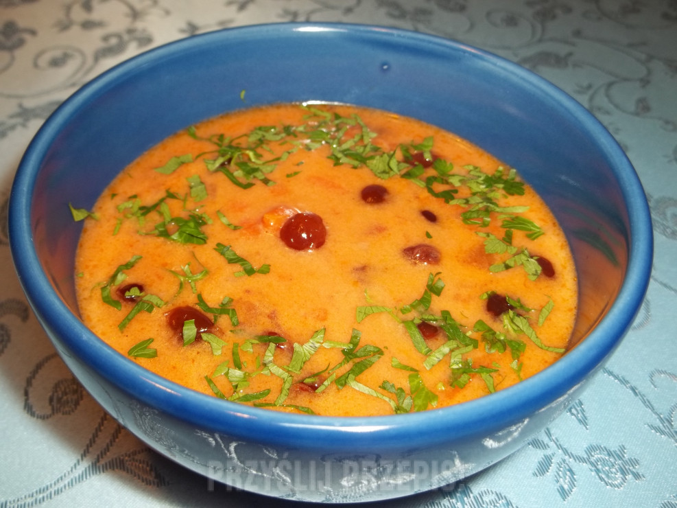 zupa pomidorowa z żurawiną