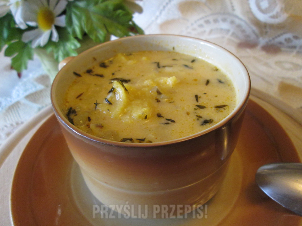 Zupa cebulowa z kukurydzianymi kluseczkami