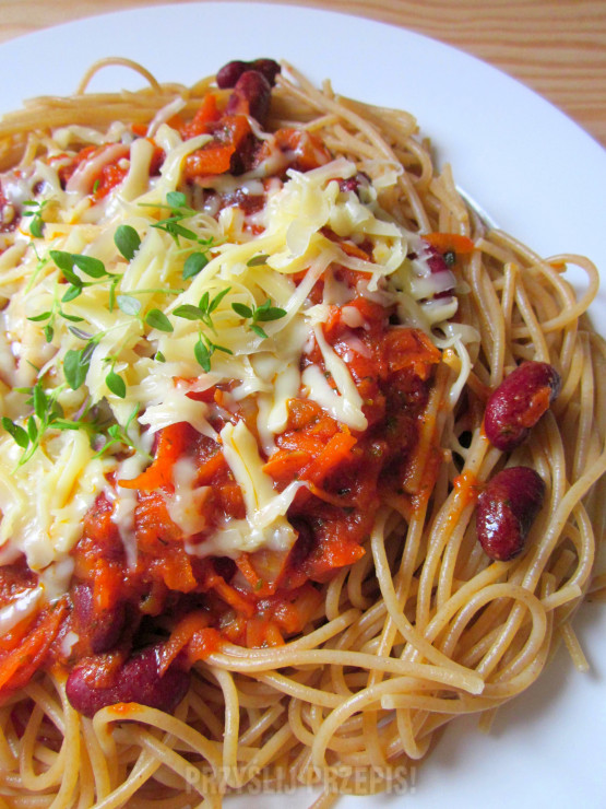 Spaghetti z czerwoną fasola.