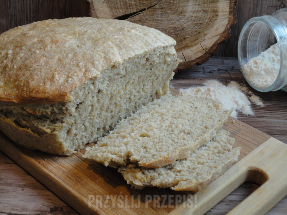 Chleb pszenno-żytni z majerankiem