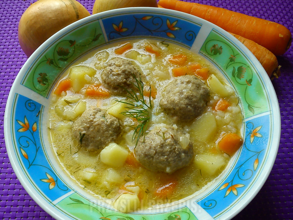 Zupa z klopsikami po Bułgarsku