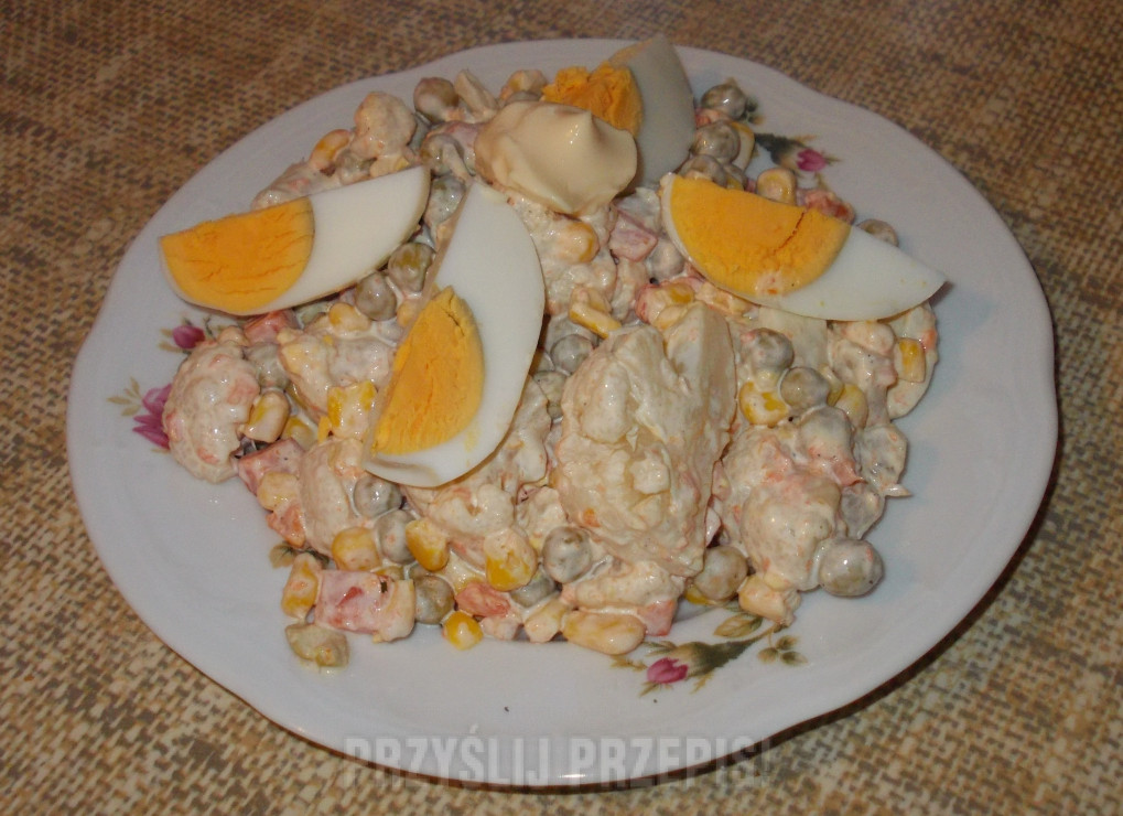 Sałatka z kalafiorem i jajkiem