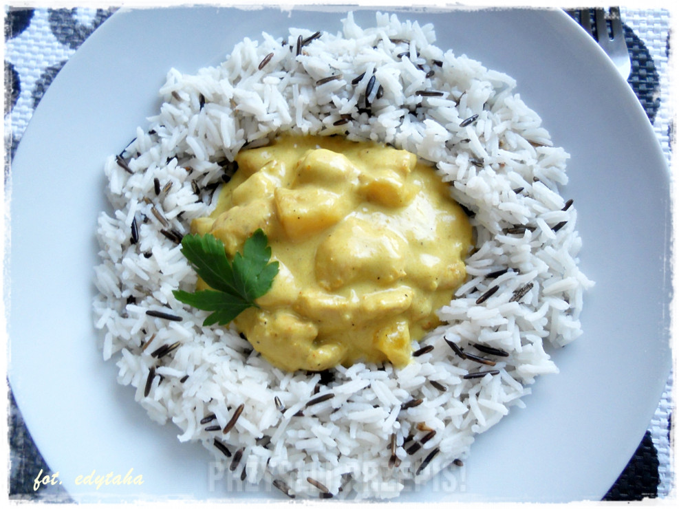 Curry z kurczaka i mango w mleczku kokosowym