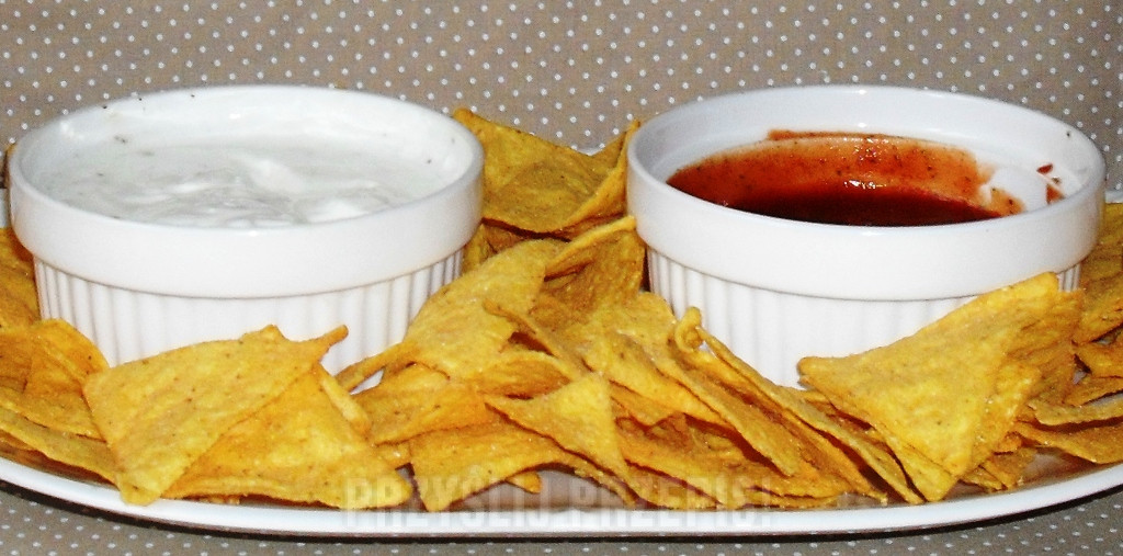 Jogurtowy i meksykański dip do nachos-ów