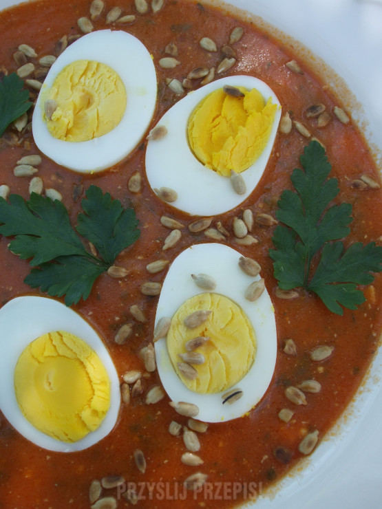 Jajka w sosie pomidorowym