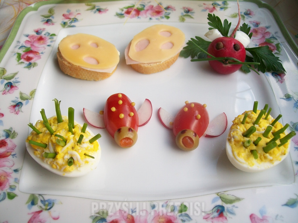Jeże z jajka, biedronki z pomidorka i myszka z rzodkiewki przypadną do gustu każdemu dziecku. 