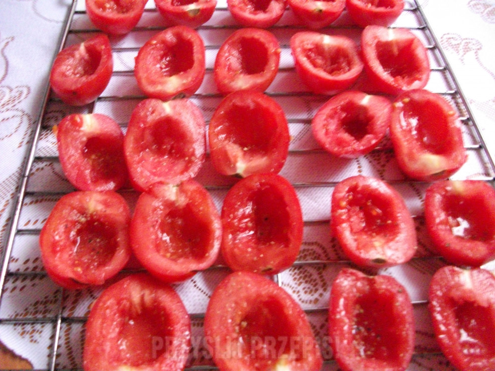 Przygotowanie pomidorów do suszenia 