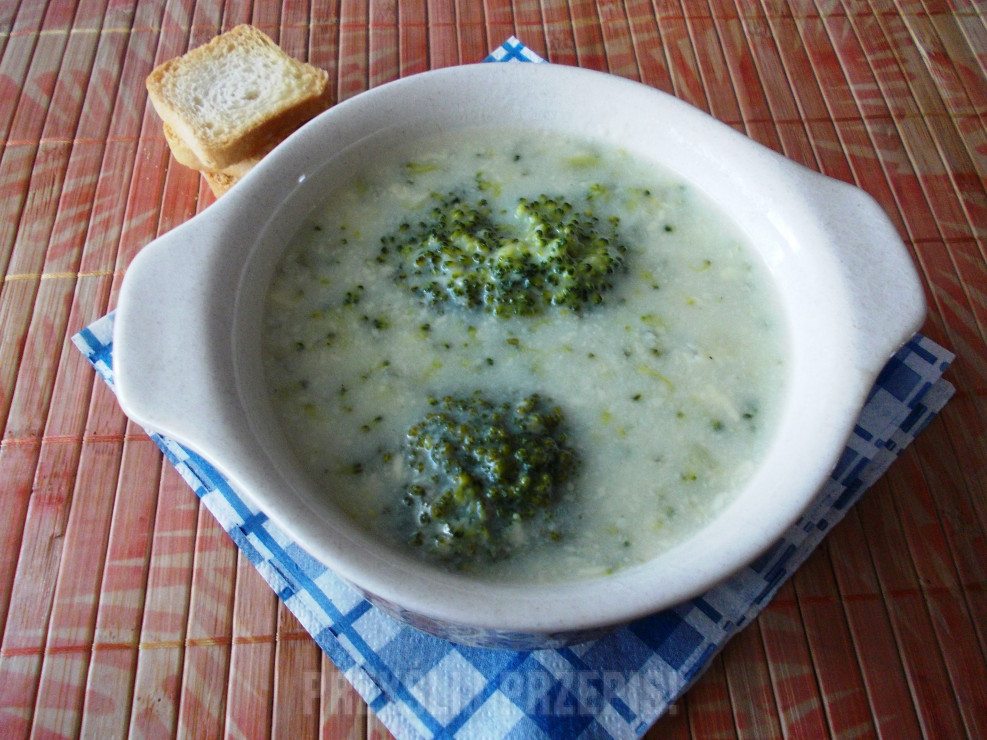 Zupa serowo brokułowa