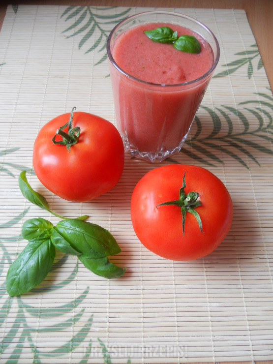 Koktajl pomidorowo-bazyliowy