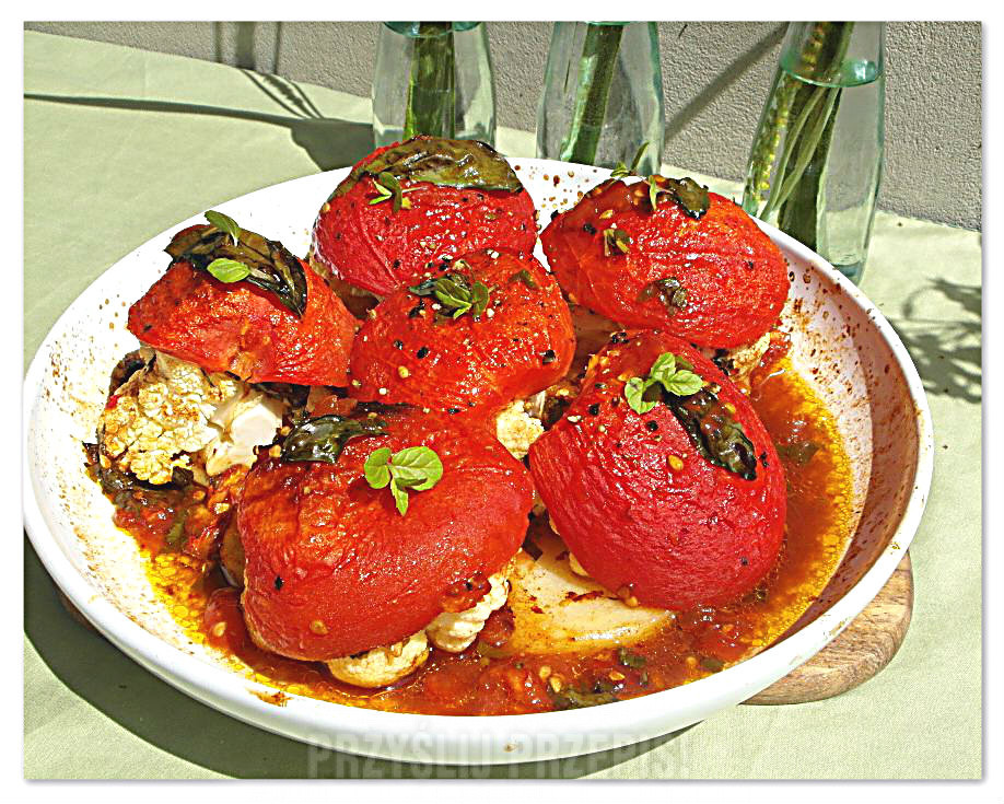 http://mystylemyeveryday.blogspot.com/2014/07/pieczone-pomidory-z-kalafiorem-baked