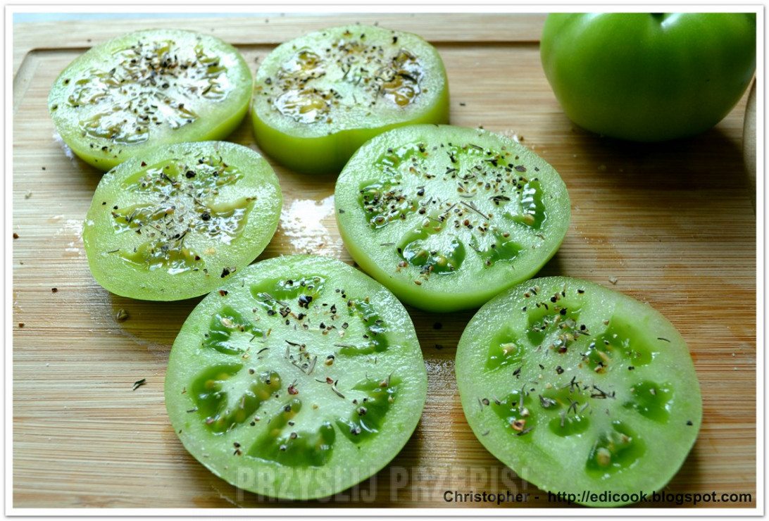 Smażone zielone  pomidory z ziarnami.