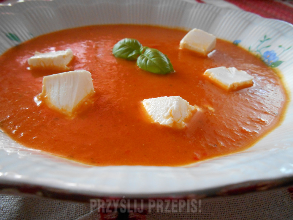 Zupa krem pomidorowa paprykowa z fetą