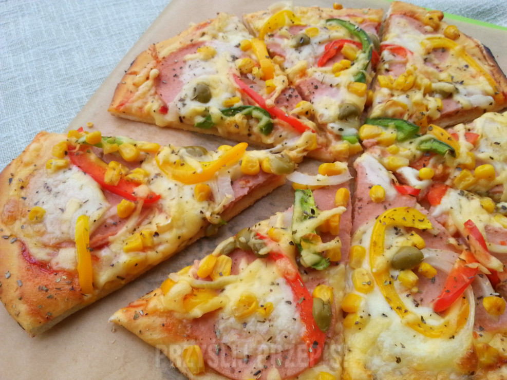 kolorowa pizza z papryką