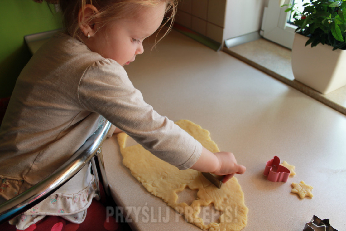 Robienie ciasteczek- ogromna frajda dla dziecka