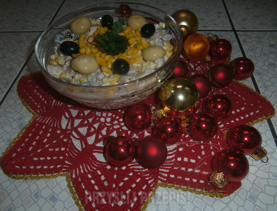 Sałatka wiele smaków z oliwkami i imbirem- wersja świąteczna