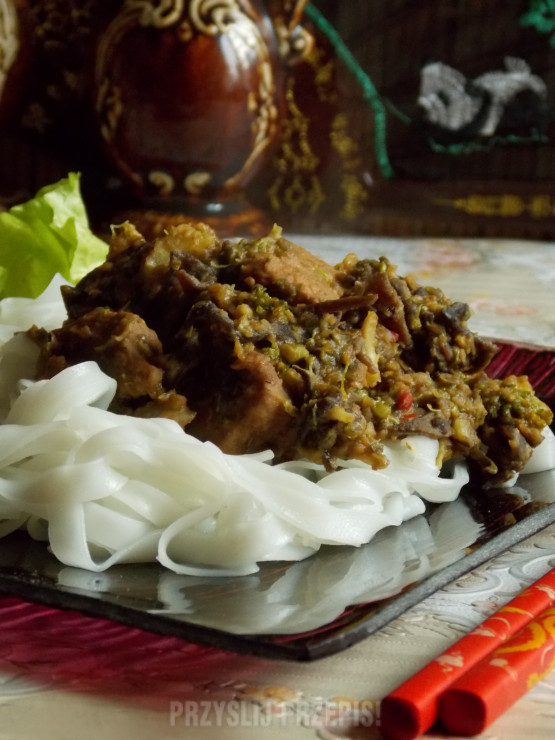 Mun - mung z ryżowym makaronem