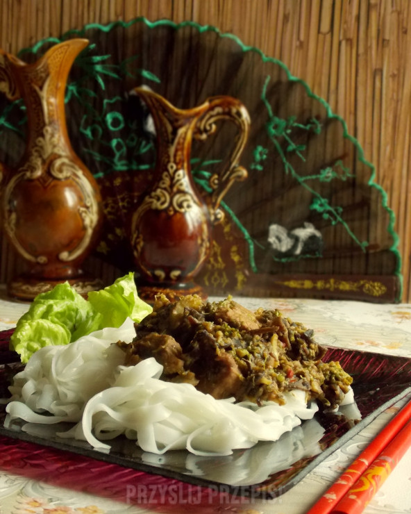 Mun - mung z ryżowym makaronem