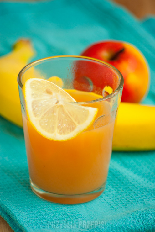 Domowy sok marchewkowo-owocowy
