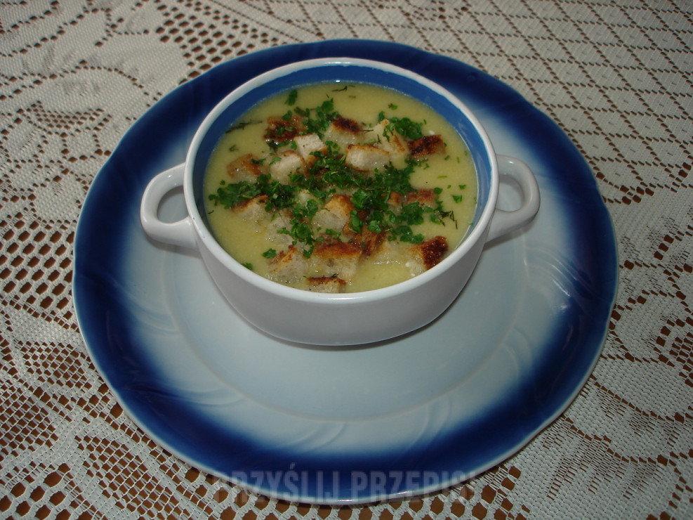 Zupa -krem ziemniaczany ze śmietaną
