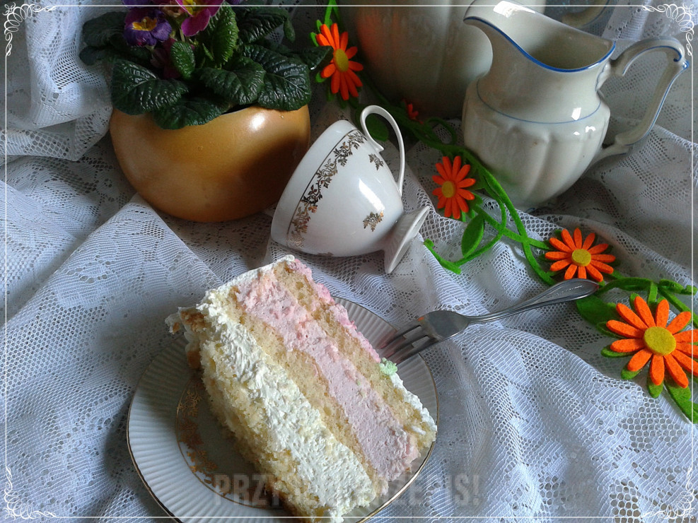 Biało-różowy tort dla dziewczynki