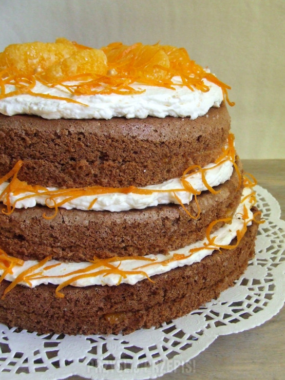 Tort piętrowy piernikowo-pomarańczowy