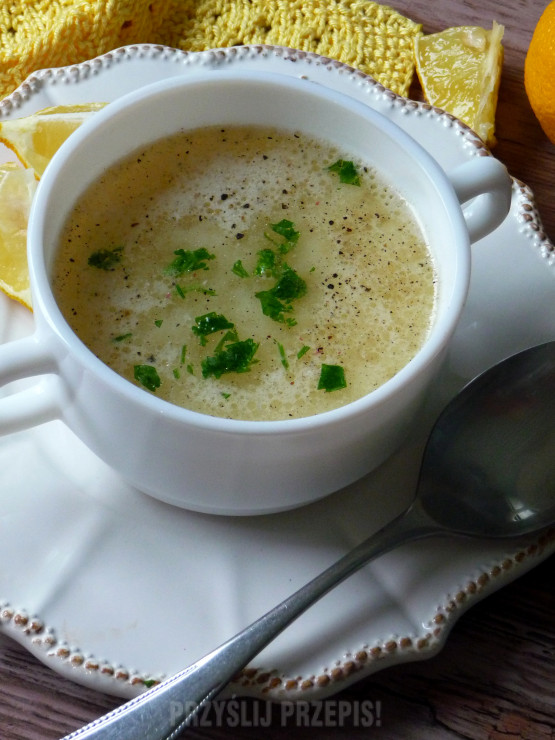 Zupa cytrynowa z makaronem