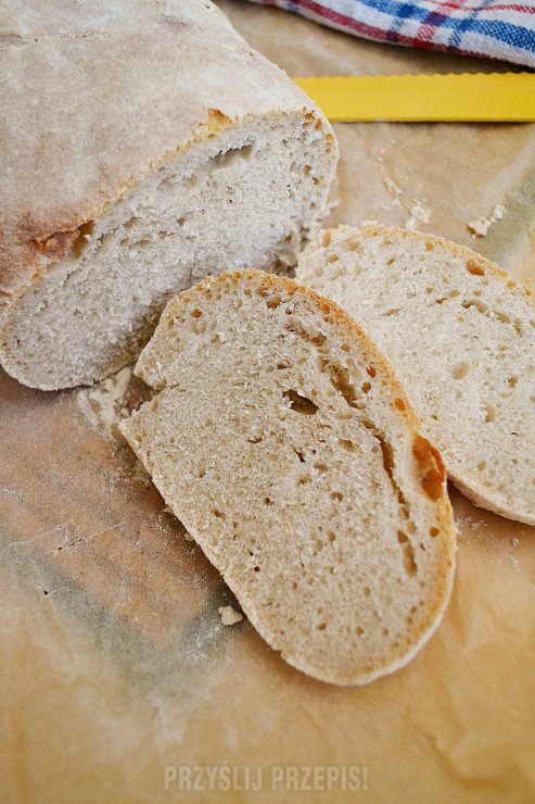 Chleb pszenny na zakwasie żytnim 