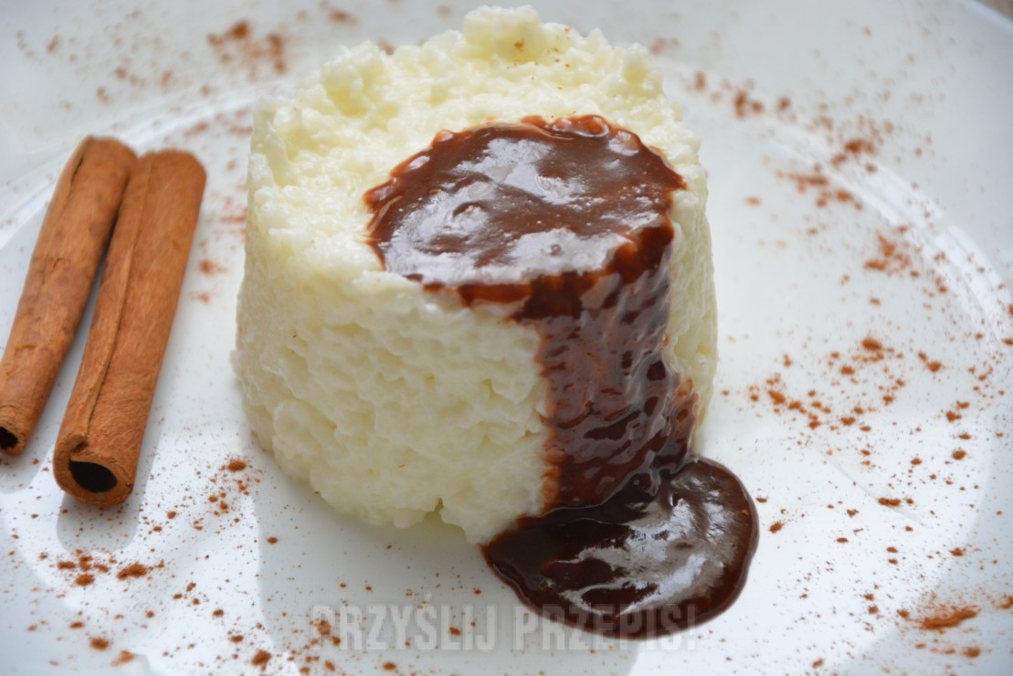 deser ryżowy na mleku z czekoladą