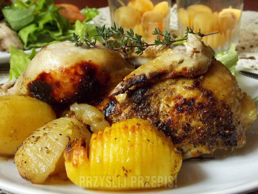 Kurczak i ziemniaki w garnku rzymskim
