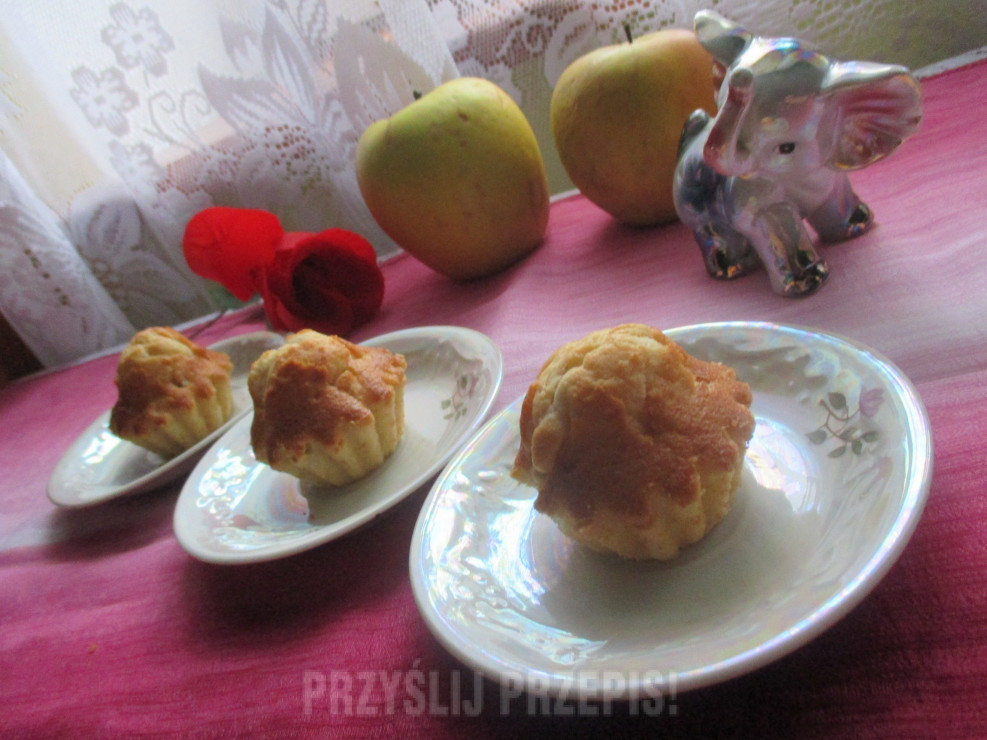 muffinki z jabłkami 