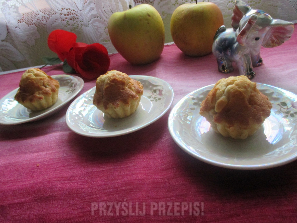 muffinki z jabłkami 
