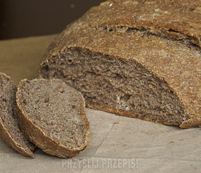Pszenno-żytni chleb z łuską gryczaną