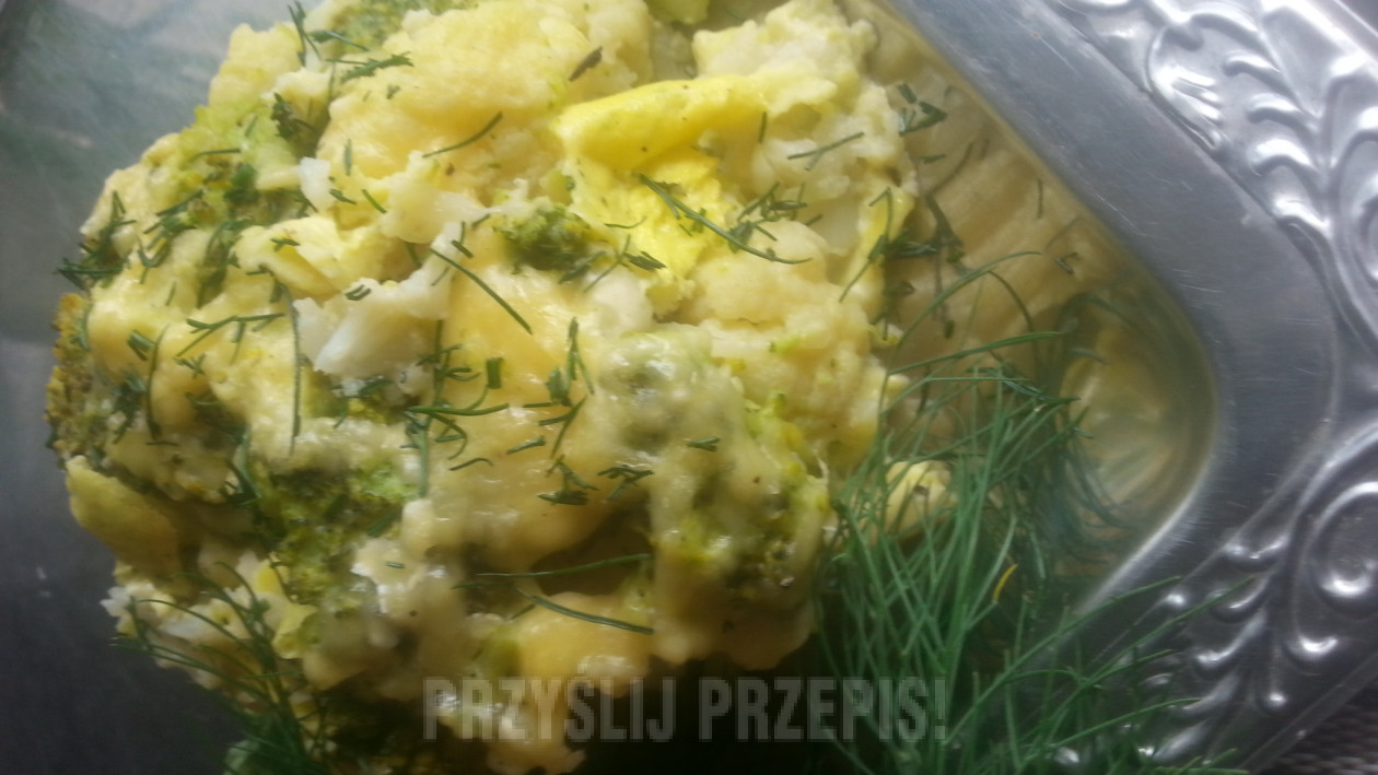kalafior z brokułek pod   serowo jajeczna pierzynką