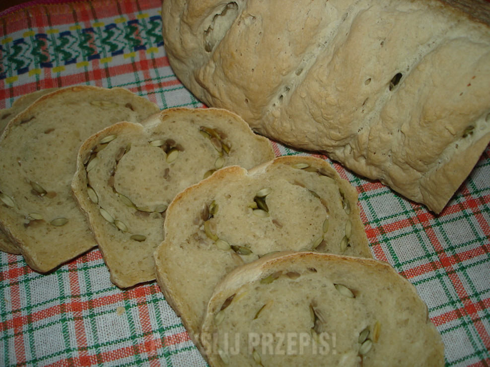 Chlebek z ziarnami pszenno-żytni -rolowany