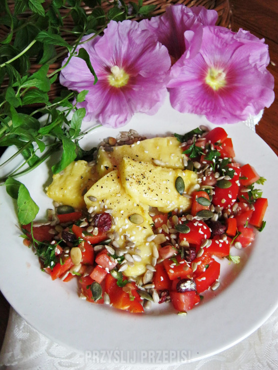 Grillowana polenta z salsą pomidorowo-paprykową z nutą mięty