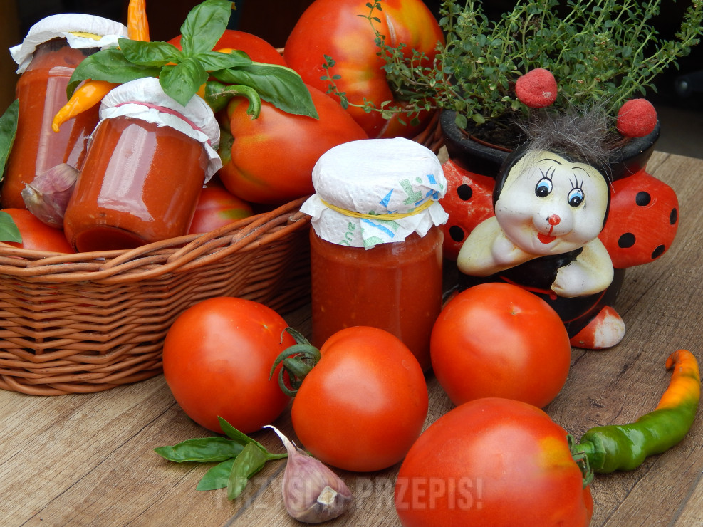 Przecier pomidorowy z bazylią i czosnkiem 