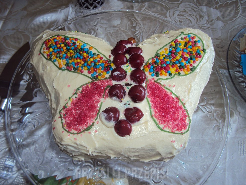 Tort motyl z kremem mlecznym