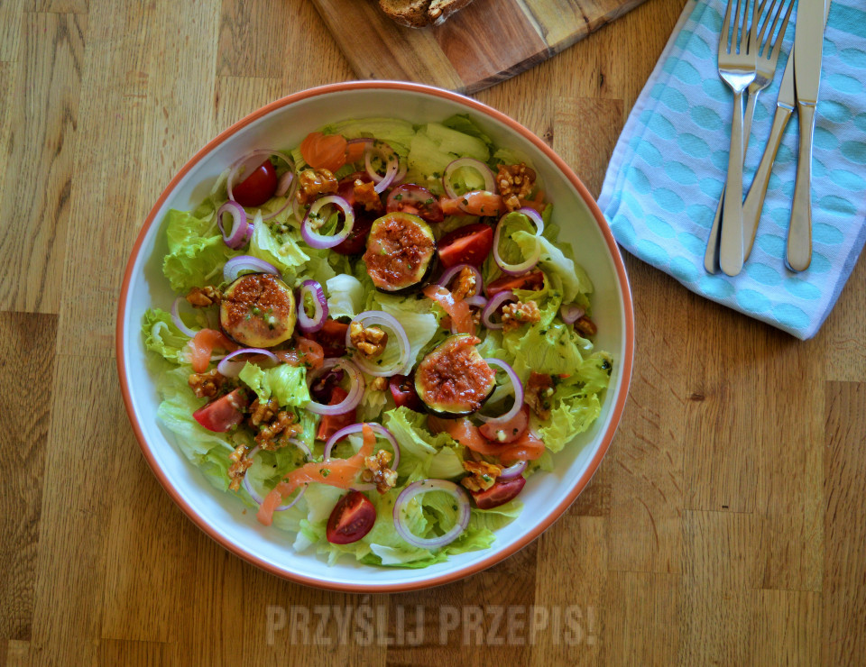 salatka z figami i orzechami