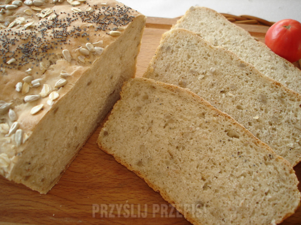 Chleb mieszany z dodatkami