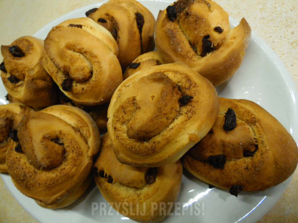Drożdżowe ślimaki (rollsy)