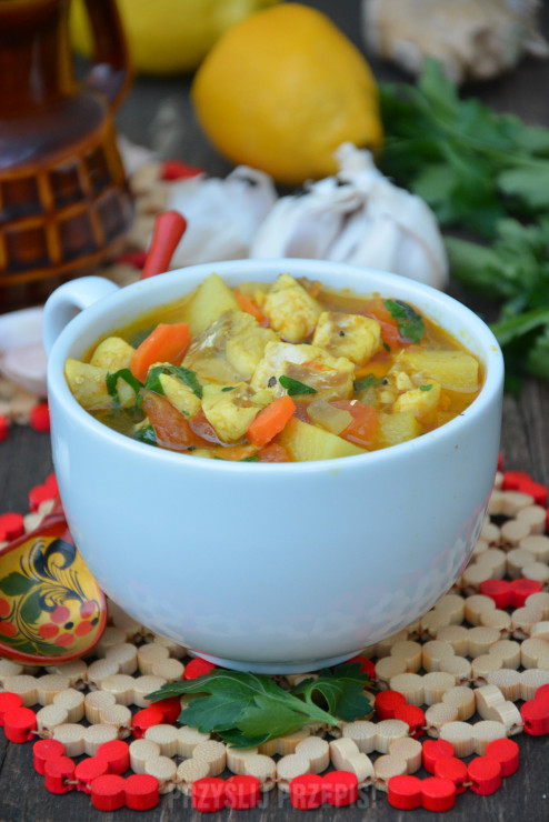 
Zupa rybna curry z imbirem