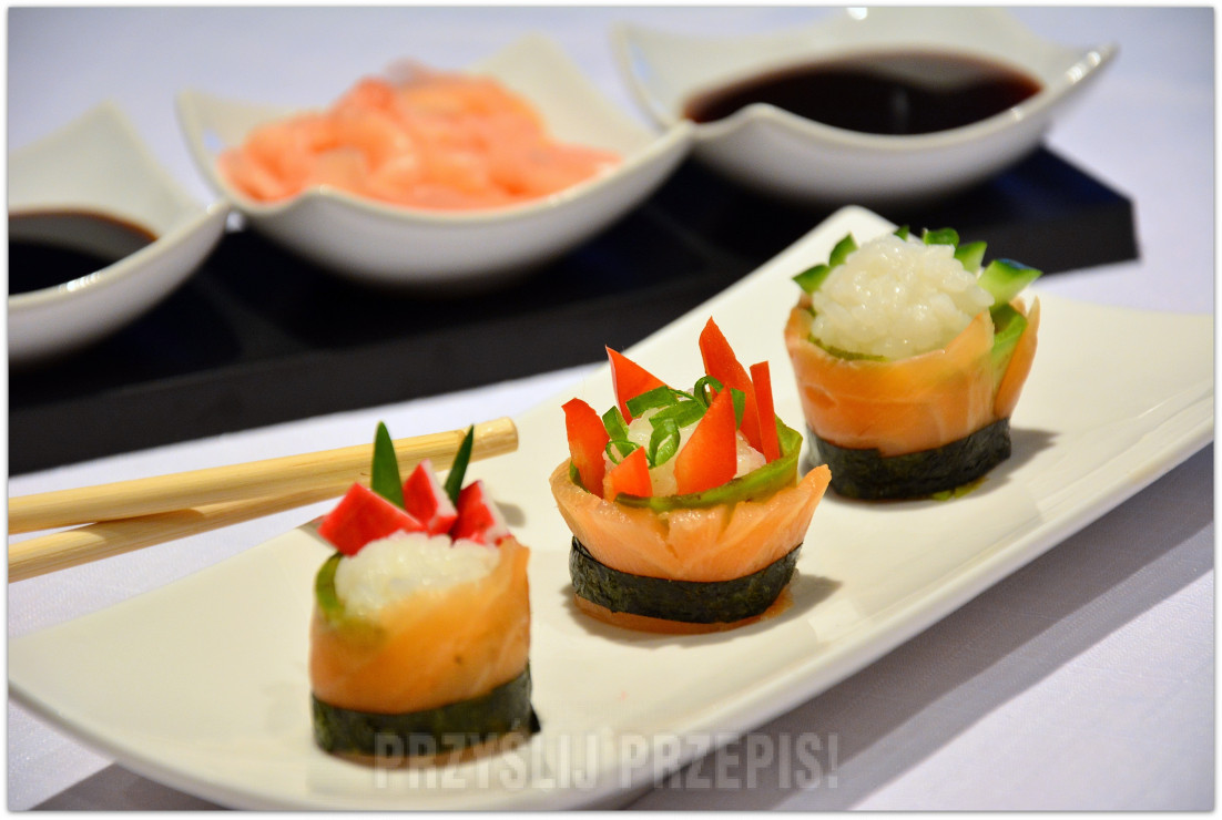 Sushi - łososiowe rollsy 